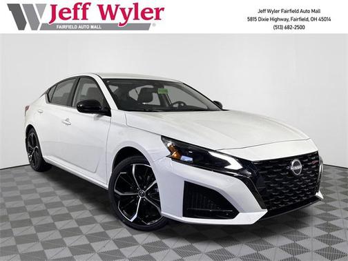 2025 Nissan Altima SR FWD