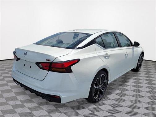 2025 Nissan Altima SR FWD