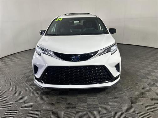 2024 Toyota Sienna XSE 7 Passenger