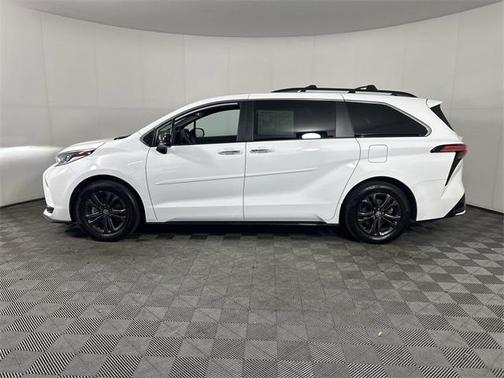 2024 Toyota Sienna XSE 7 Passenger