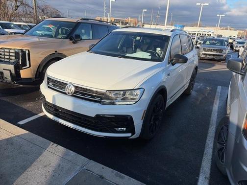 2021 Volkswagen Tiguan 2.0T SE R-Line Black