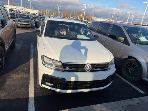 2021 Volkswagen Tiguan 2.0T SE R-Line Black