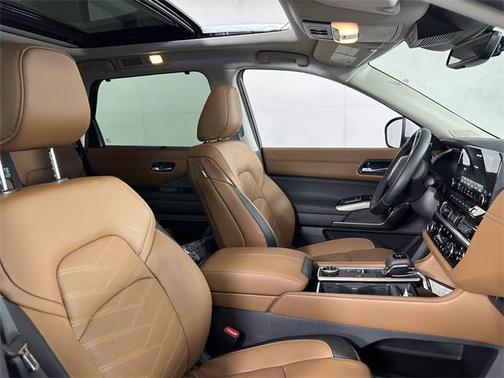 2025 Nissan Pathfinder Platinum 4WD