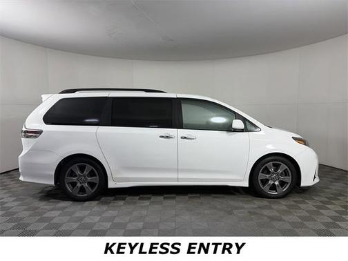 2018 Toyota Sienna SE