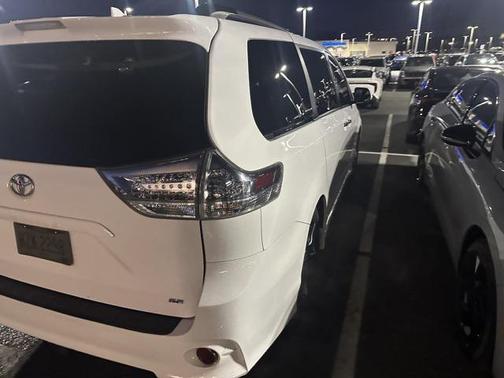 2018 Toyota Sienna SE