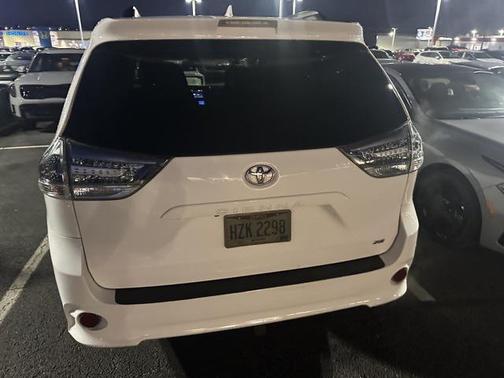 2018 Toyota Sienna SE