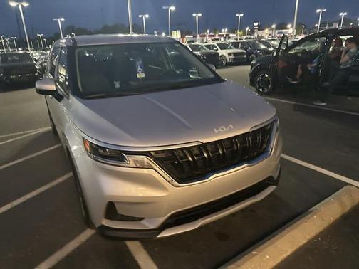 2022 Kia Carnival LX