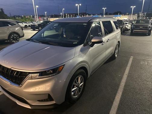 2022 Kia Carnival LX
