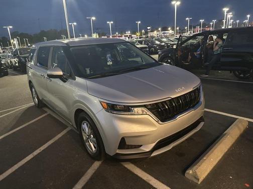 2022 Kia Carnival LX