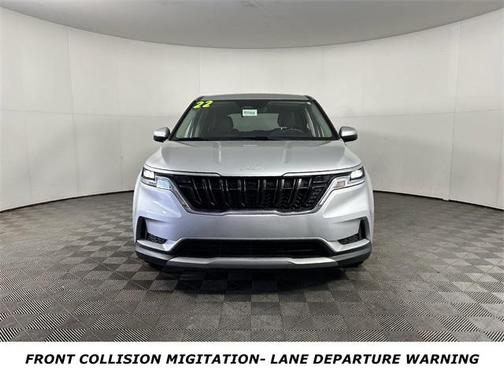 2022 Kia Carnival LX