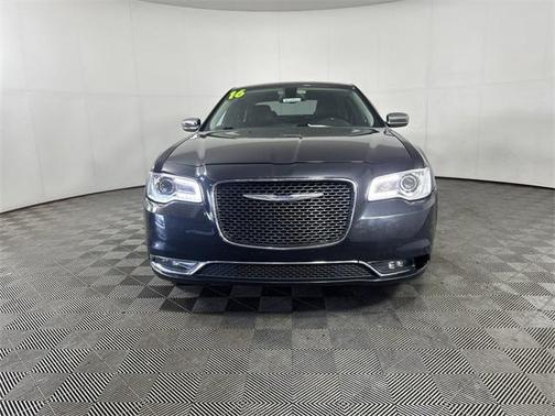 2016 Chrysler 300 S