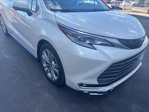 2021 Toyota Sienna Platinum 7 Passenger