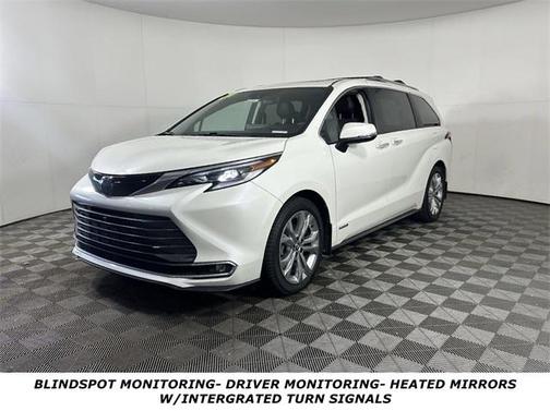2021 Toyota Sienna Platinum 7 Passenger