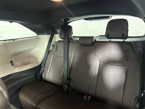 2021 Toyota Sienna Platinum 7 Passenger