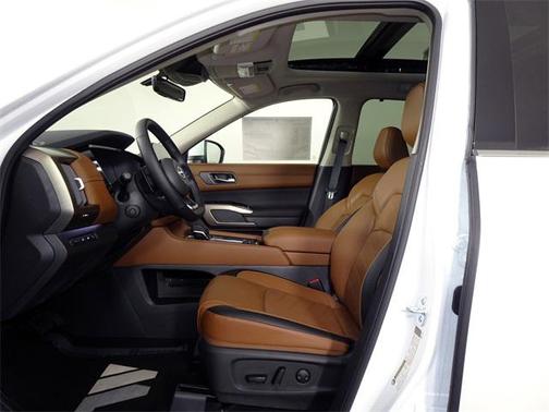 2025 Nissan Pathfinder Platinum 4WD