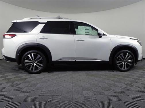 2025 Nissan Pathfinder Platinum 4WD