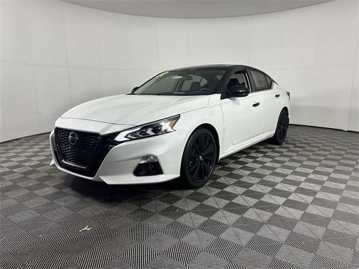 2022 Nissan Altima SR FWD