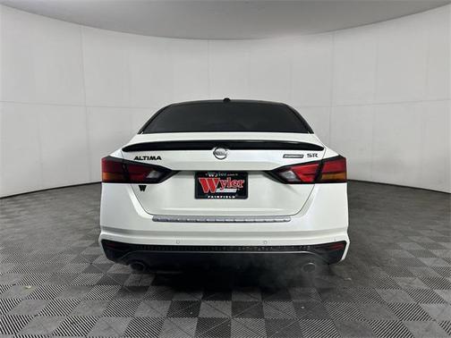 2022 Nissan Altima SR FWD