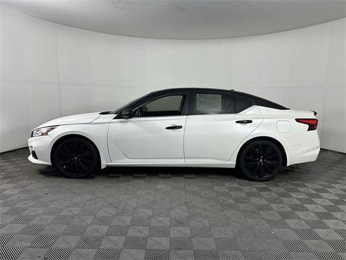 2022 Nissan Altima SR FWD