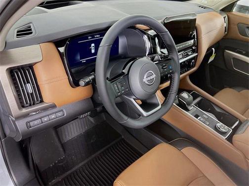 2025 Nissan Pathfinder Platinum 4WD