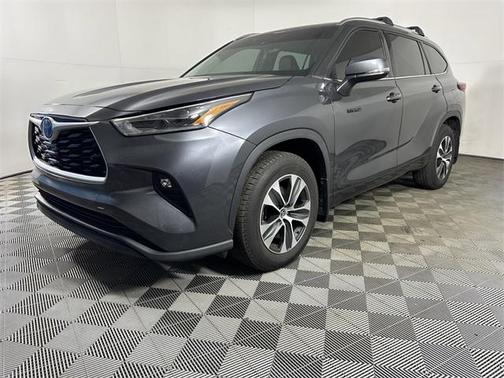 2021 Toyota Highlander Hybrid XLE