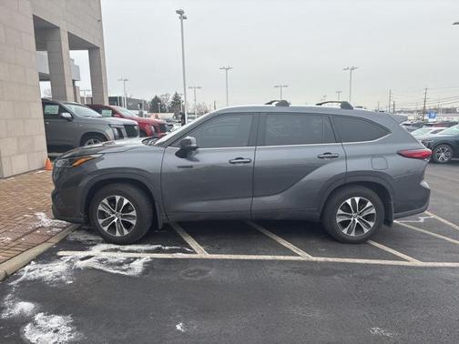 2021 Toyota Highlander Hybrid XLE