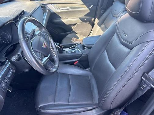 2022 Cadillac XT5 Sport