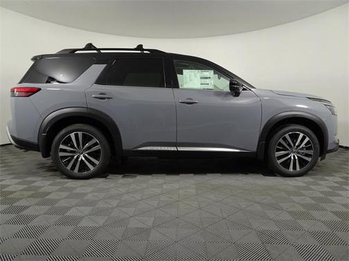 2025 Nissan Pathfinder Platinum 4WD