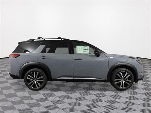 2025 Nissan Pathfinder Platinum 4WD
