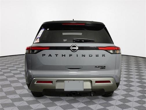 2025 Nissan Pathfinder Platinum 4WD