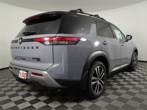 2025 Nissan Pathfinder Platinum 4WD