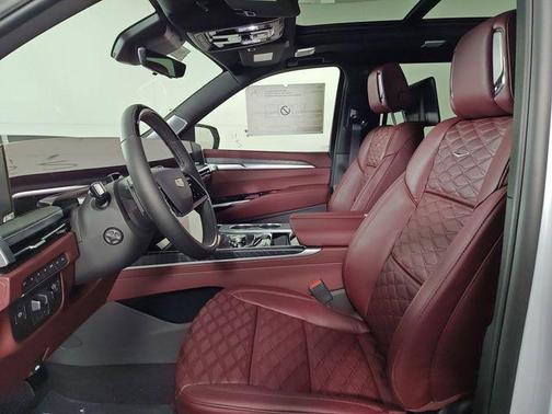 Vibrant White Tricoat 2026 Cadillac Escalade Luxury