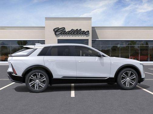 Vibrant White Tricoat 2026 Cadillac LYRIQ Luxury