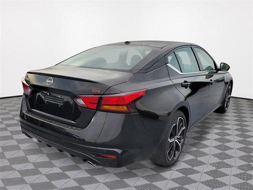 2025 Nissan Altima SR FWD