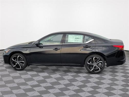 2025 Nissan Altima SR FWD