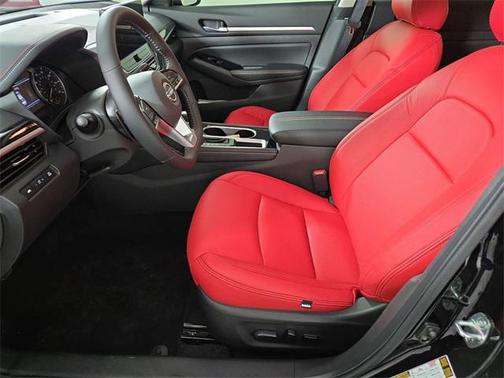 2025 Nissan Altima SR FWD