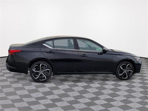 2025 Nissan Altima SR FWD