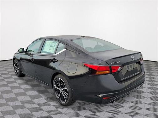 2025 Nissan Altima SR FWD