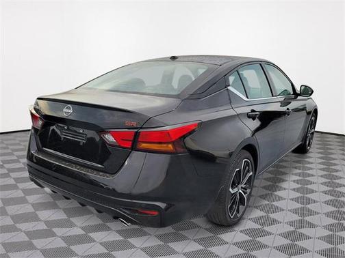 2025 Nissan Altima SR FWD