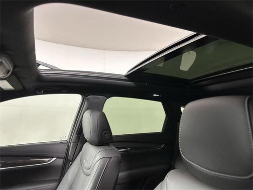 2025 Cadillac XT5 Sport