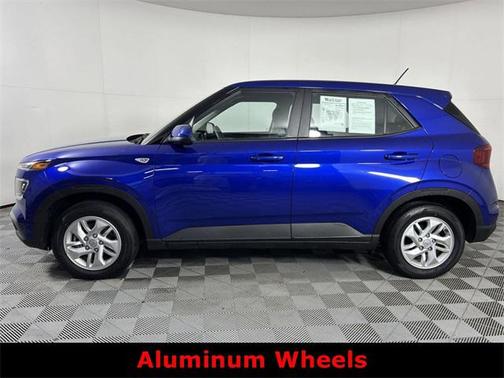 2023 Hyundai VENUE SE