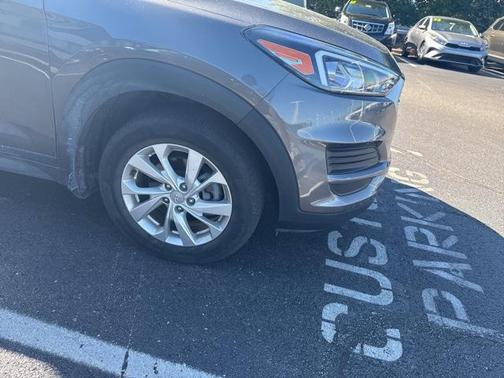 2021 Hyundai TUCSON SE