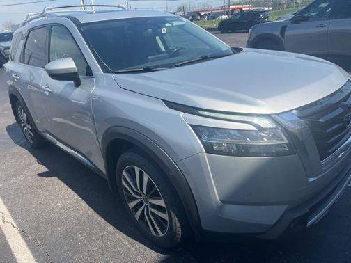 2022 Nissan Pathfinder Platinum 4WD