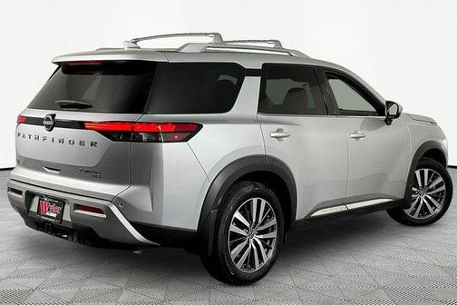 2022 Nissan Pathfinder Platinum 4WD
