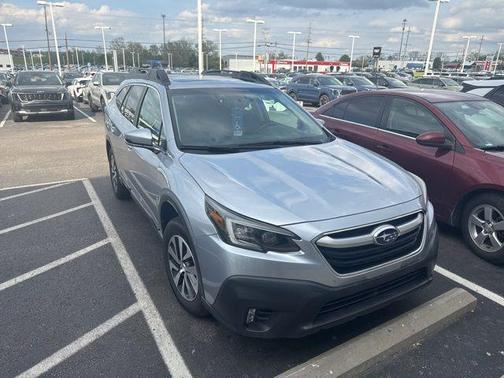 Ice Silver Metallic 2021 Subaru Outback Premium
