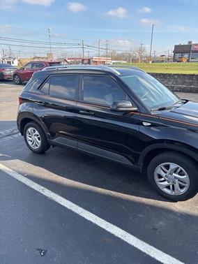 2020 Hyundai VENUE SEL