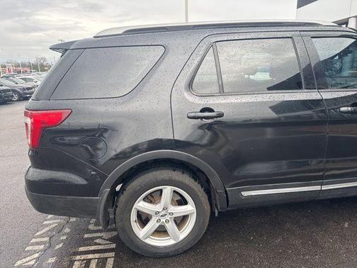 Shadow Black 2016 Ford Explorer XLT