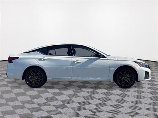 2025 Nissan Altima SR FWD