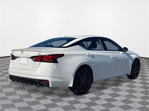 2025 Nissan Altima SR FWD