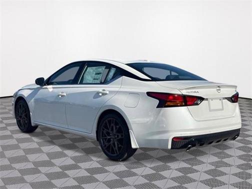 2025 Nissan Altima SR FWD